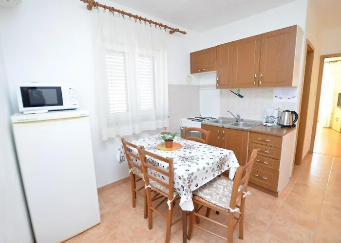 Anton Apartment Cres